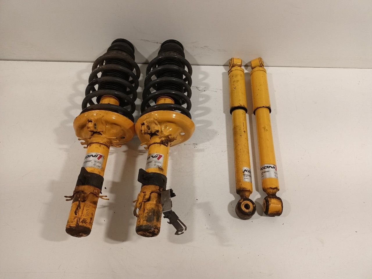 Schokbreker set Audi TT, Onderdelen@venauto.nl, Van der Ven Autorecycling B.V., Ettenseweg 76, 4706 PB Roosendaal, The Netherlands