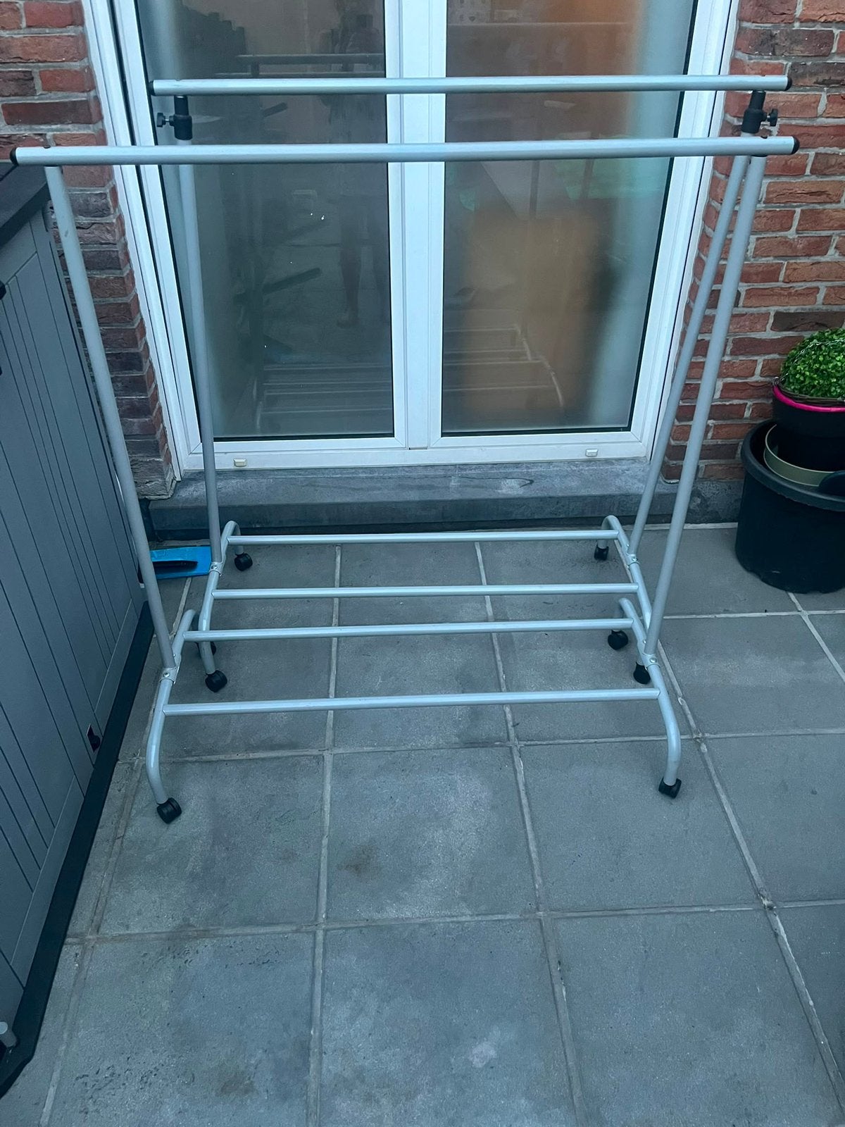 Kleding rekken 2, Ophalen, Zo goed als nieuw