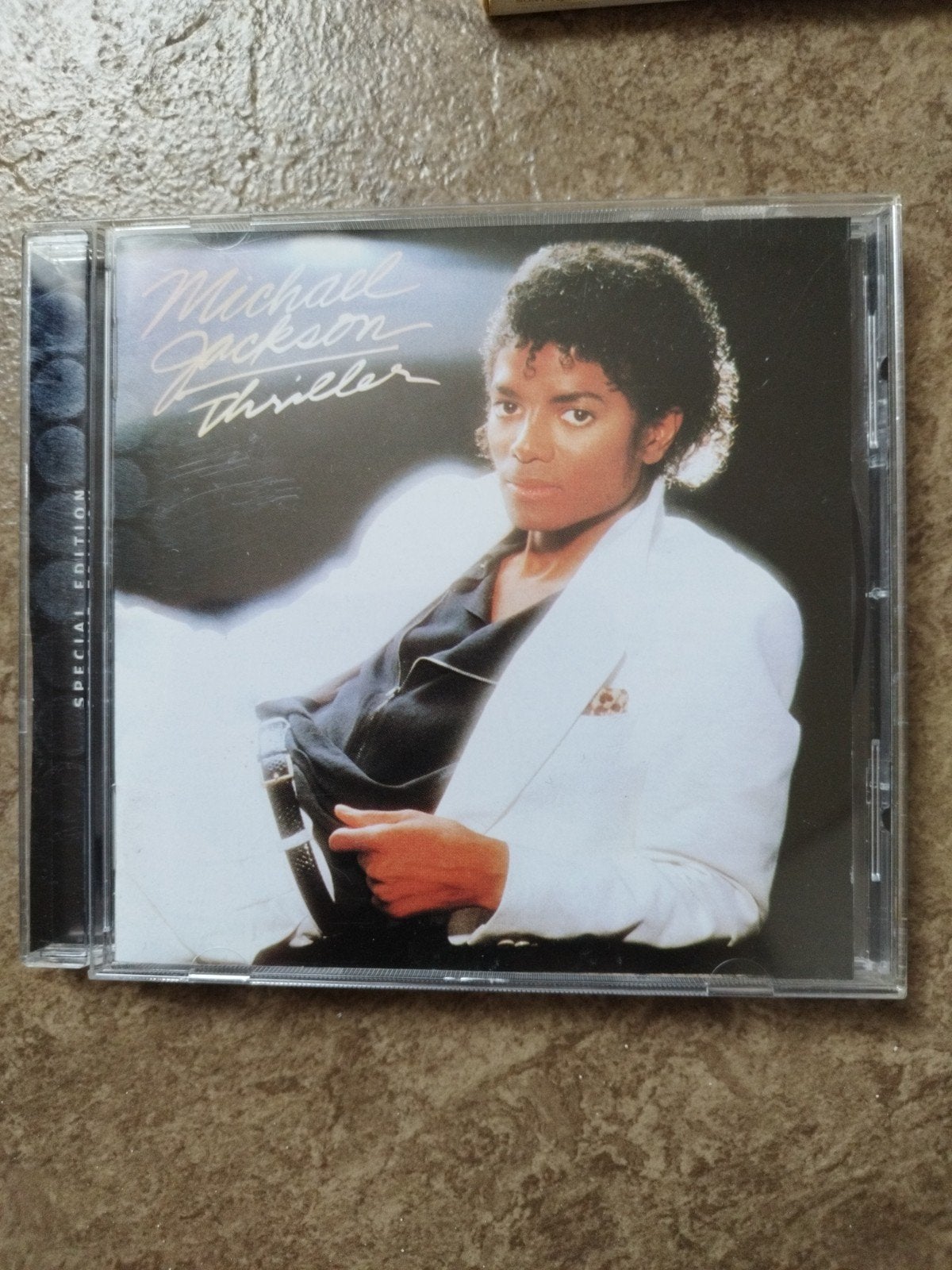 Michael Jackson cd Thriller, Ophalen