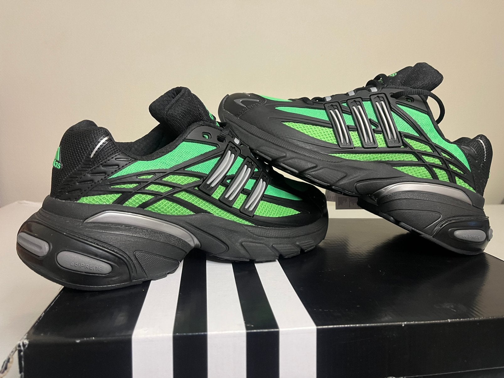 Adidas Adistar XLG 2.0, Neuf, Enlèvement ou Envoi, Autres couleurs, Baskets