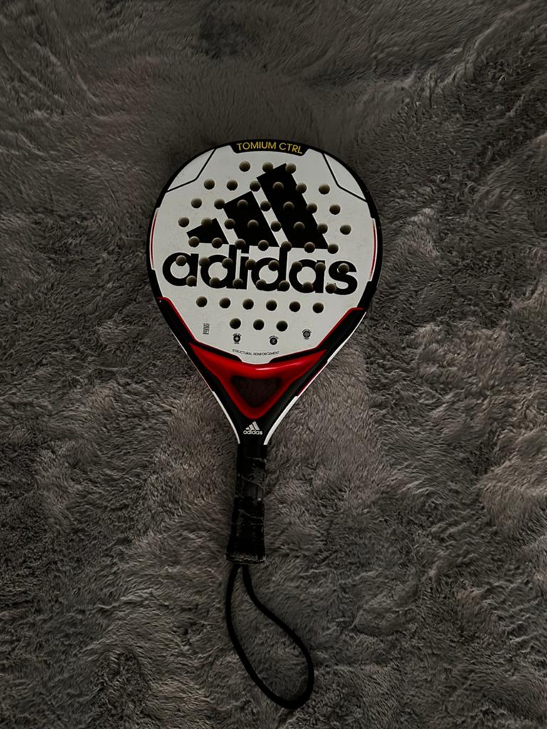 Adidas Tomium CTRL Padel Racket – Topstaat!, Sport en Fitness, Padel, Ophalen, Gebruikt, Padelracket