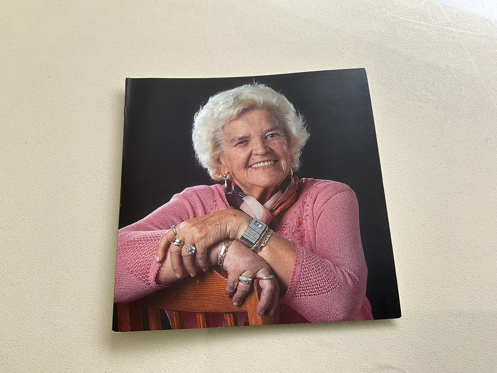 Uniek bidprentje van de Oostendse volkszangeres Lucy Loes, Verzamelen, Ophalen of Verzenden, Bidprentje