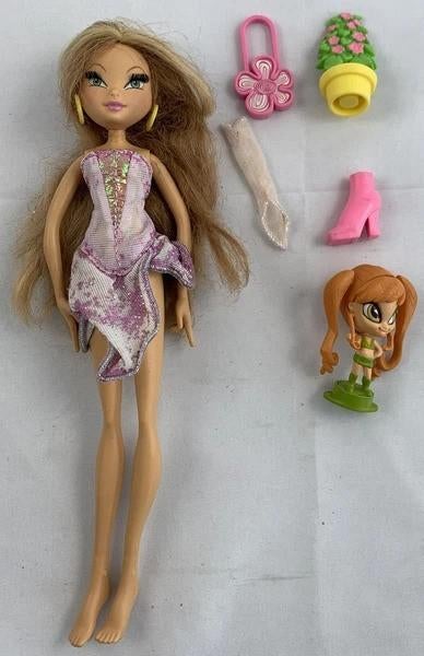 Winx Club Flora Pop Mattel 2004 Modepop Figuur, Verzamelen, Poppen, Zo goed als nieuw, Fashion Doll, Verzenden