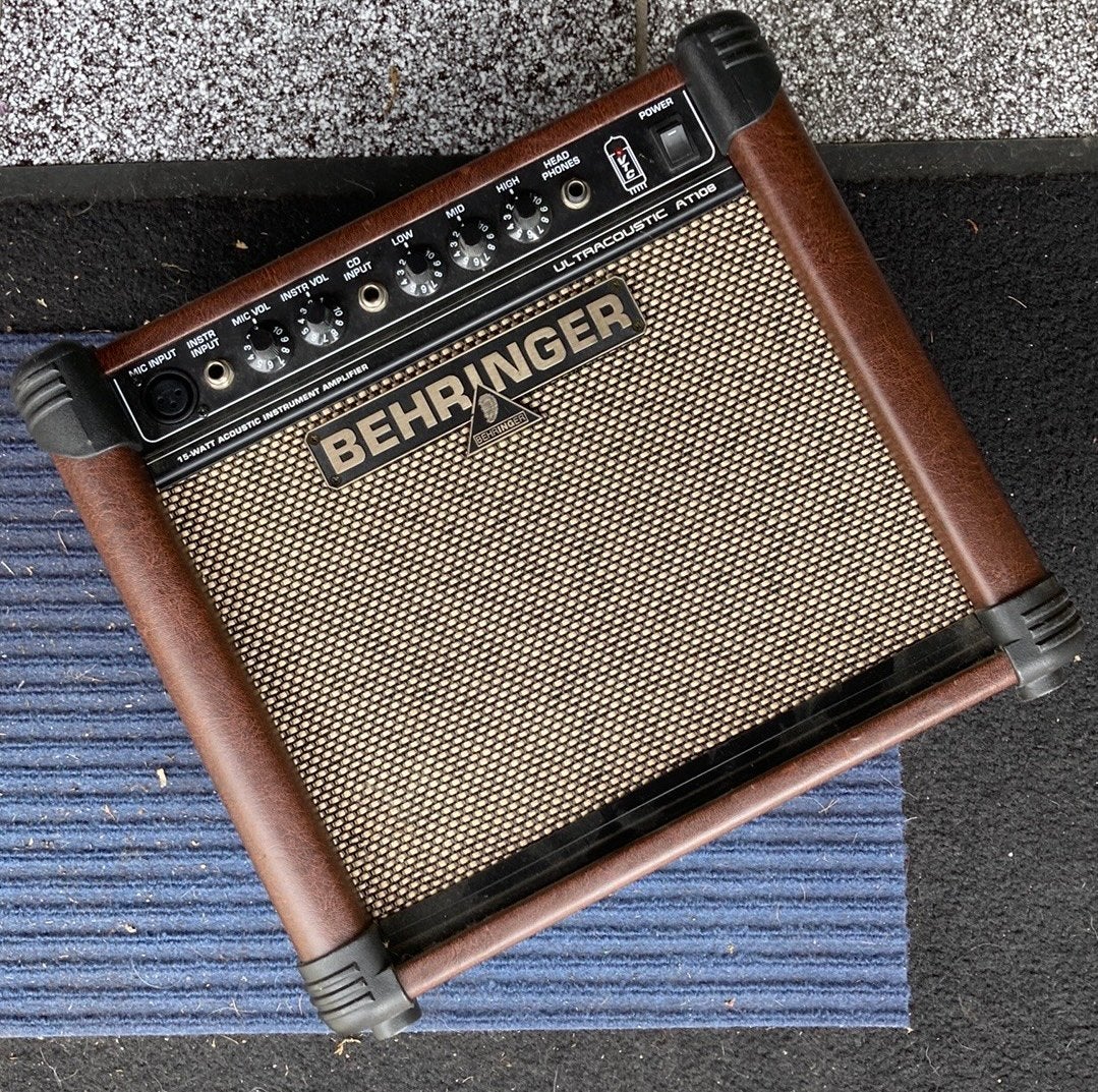 Behringer ultra acoustic at 108 versterker, Musique & Instruments, Amplis | Basse & Guitare, Enlèvement, Guitare, Moins de 50 watts
