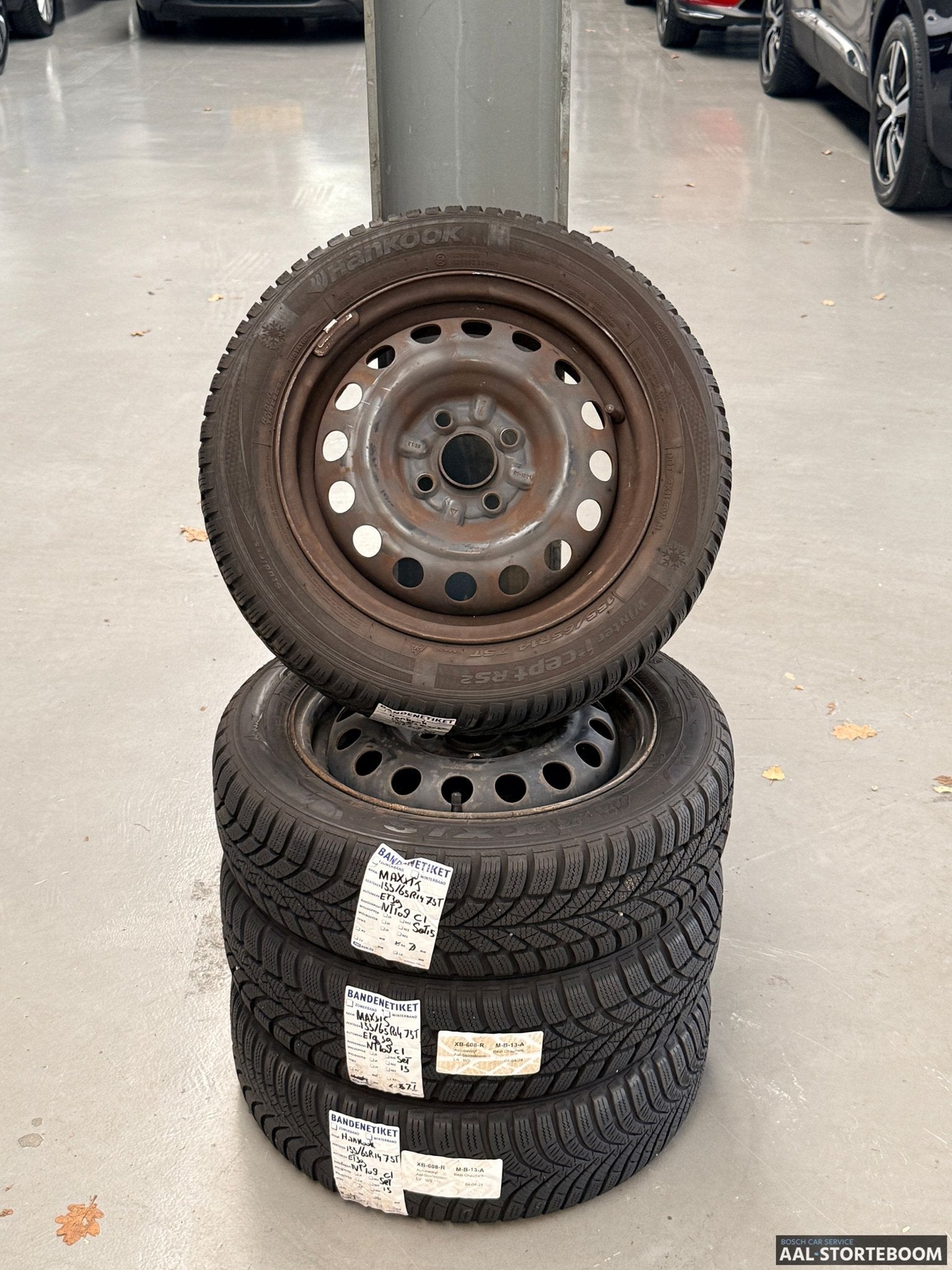 Winterbandenset  op stalen velgen voor Peugeot 108 / Citroen, Autos : Pièces & Accessoires, 14 pouces, Pneus et Jantes, Pneus hiver