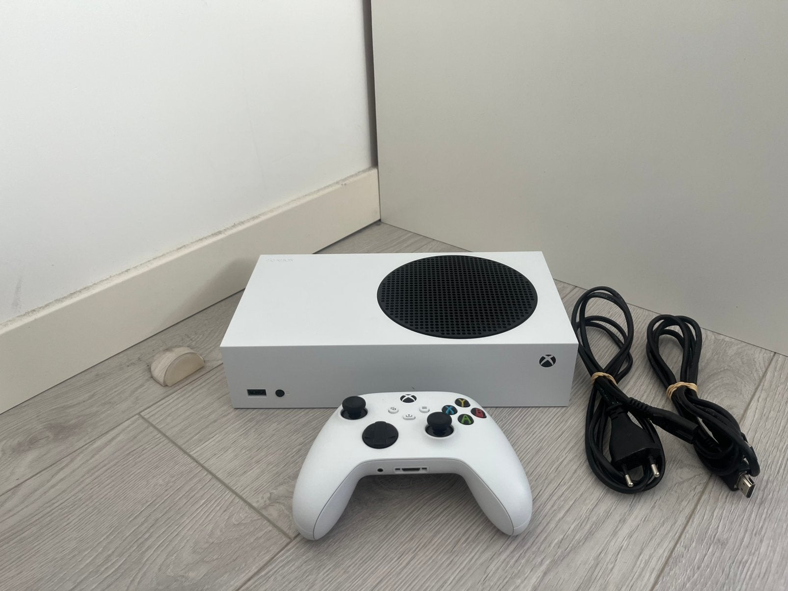 Xbox Series S + 1 Controller + Kabels, Games en Spelcomputers, Spelcomputers | Xbox Series X en S, Ophalen, Zo goed als nieuw