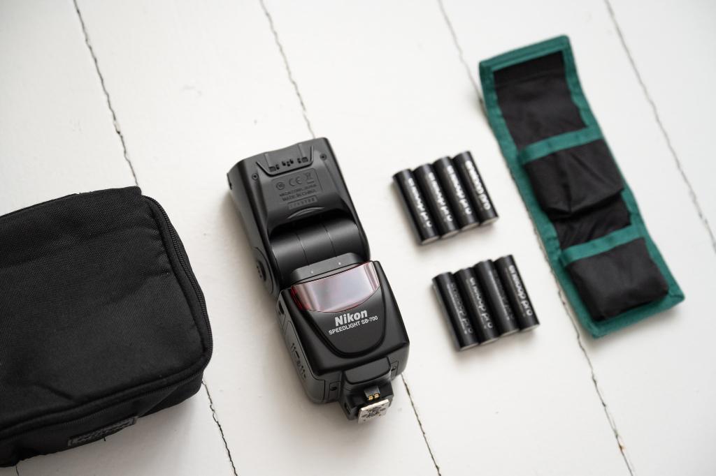 Nikon Speedlight SB-700 + 2 sets Enelope batterijen, Audio, Tv en Foto, Foto | Flitsers, Ophalen of Verzenden, Gebruikt, Nikon