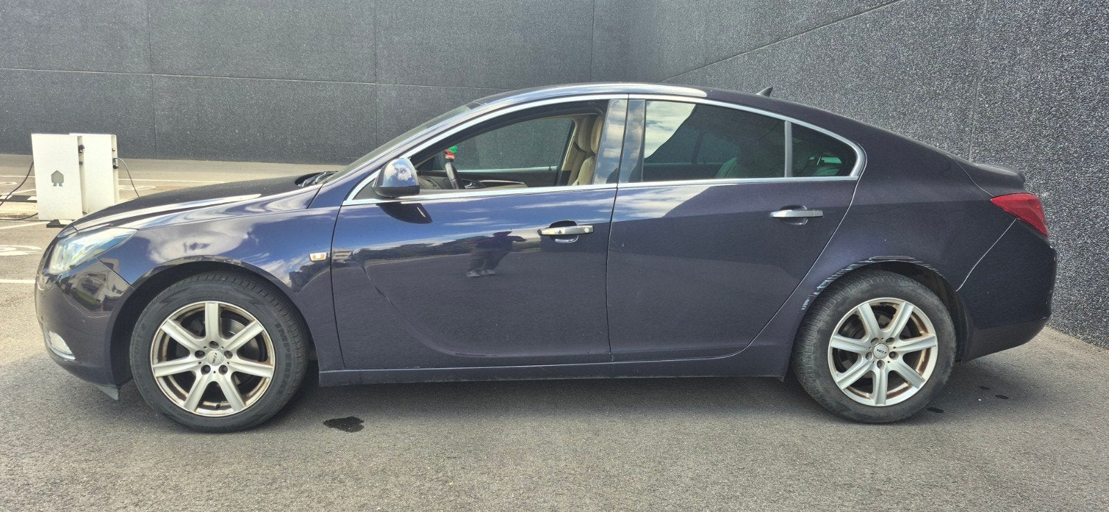 Opel Insignia *met bijna alle geleverde opties*, Voorwielaandrijving, Beige, Leder, Bedrijf