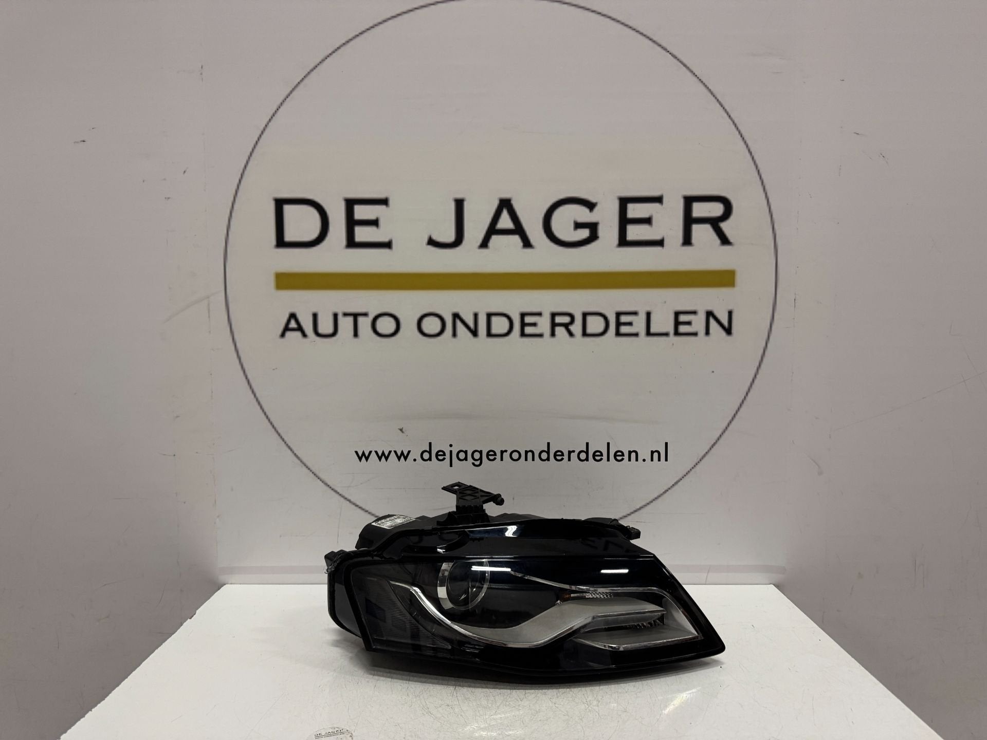 AUDI A4 B8 XENON LED KOPLAMP RECHTS 8K0941004C 2008-, Auto-onderdelen, Gebruikt, AUDI AG, Auto-Union-Strasse 1
85045  Ingolstadt, DE