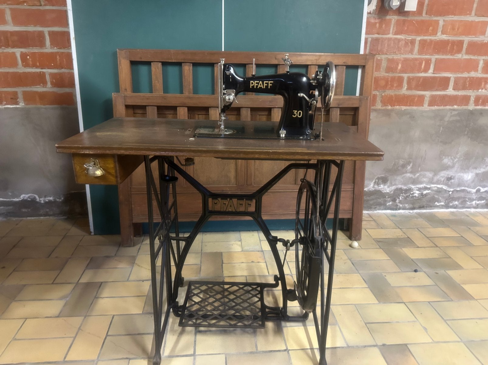 Machine à coudre Retro Pfaff, Enlèvement