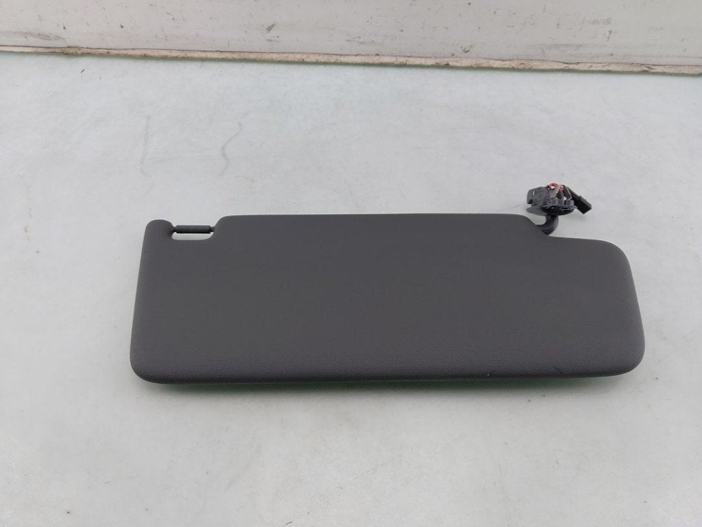 ZONNEKLEP A3 Sportback (8YA) (|8W0857551M|8W0857551MMC8|), Dhr. J. Ham, Gebruikt, Administratie@autoham.nl, Audi