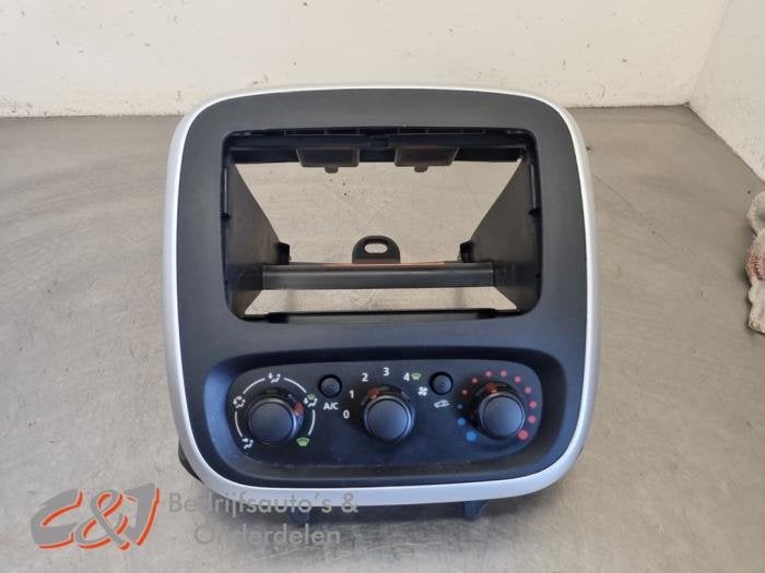 Radio omlijsting van een Renault Trafic, Gebruikt, -, Renault, -