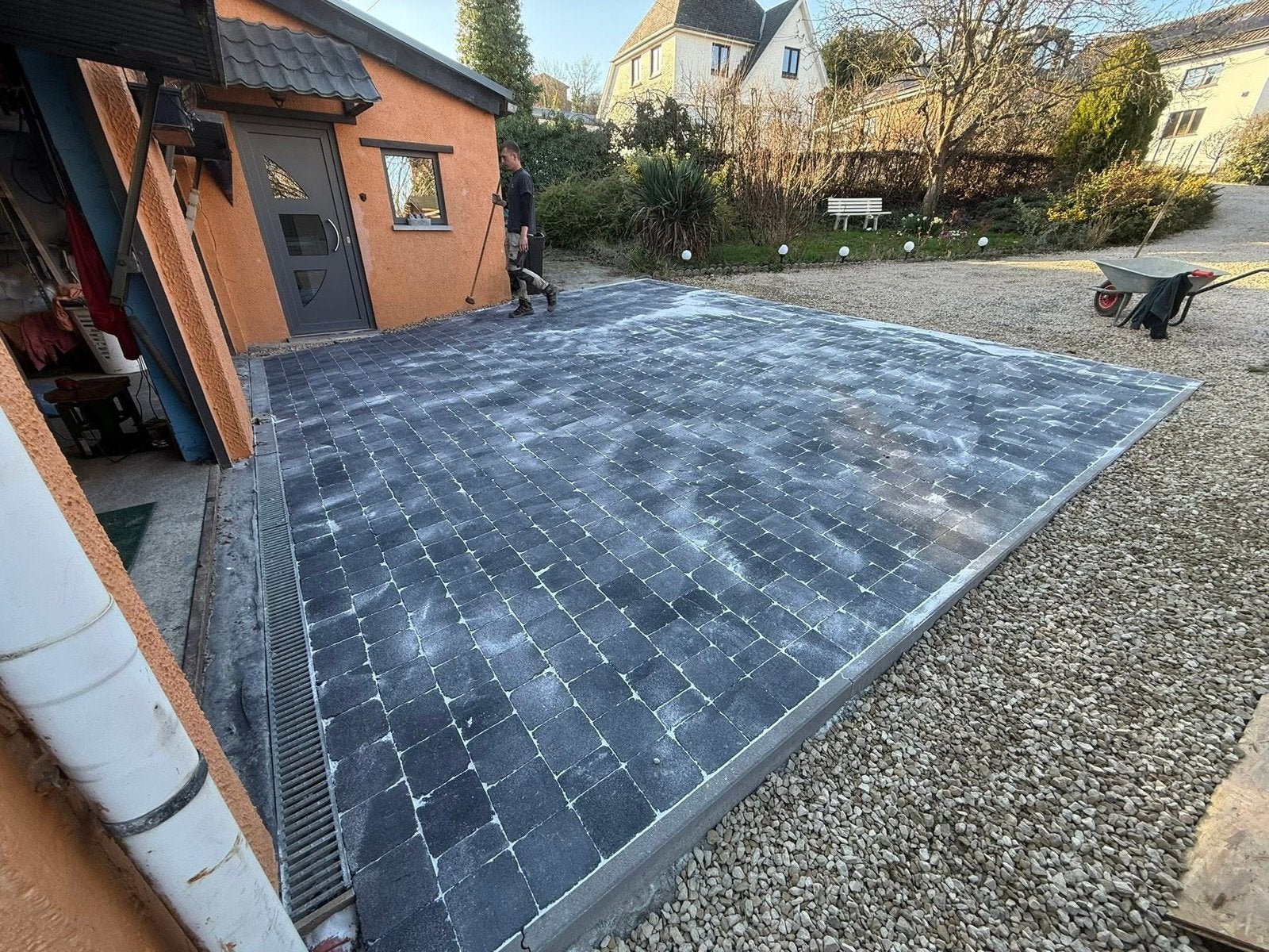 Spécialiste en pavage & aménagement extérieur, Enlèvement ou Envoi, Comme neuf