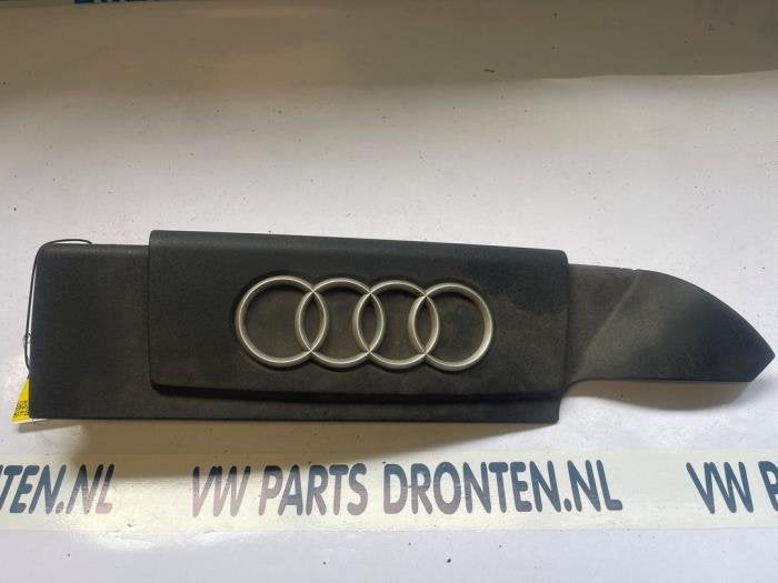Couverture moteur d'un Audi A8, -, 3 mois de garantie, Audi, Utilisé
