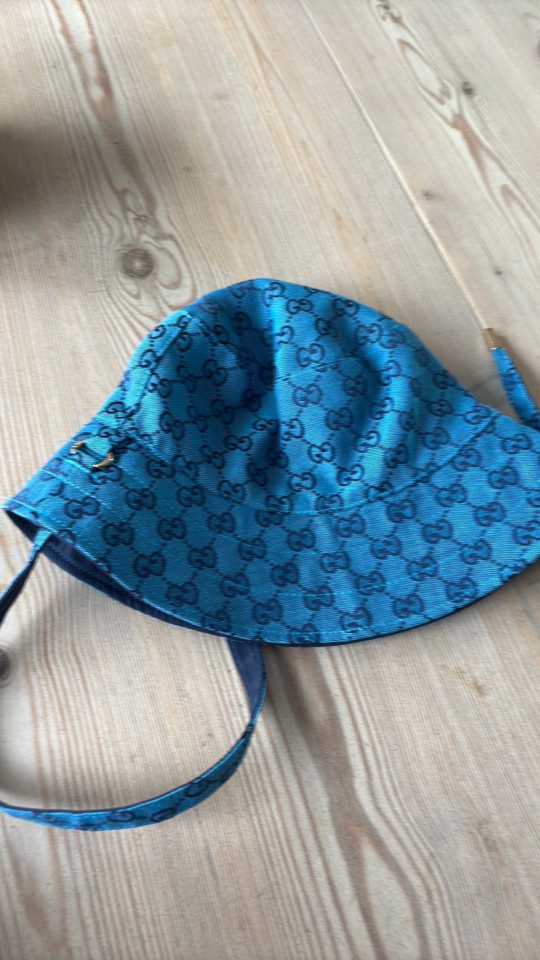 Gucci hoed, Enfants & Bébés, Enlèvement ou Envoi, Comme neuf, Chapeau