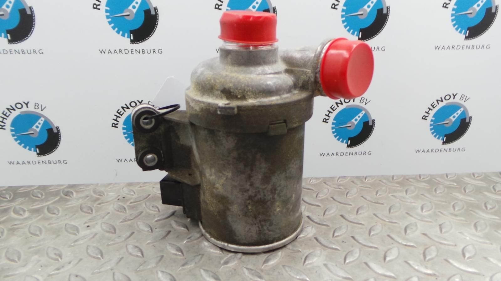 BMW 3 SERIES WATERPOMP 2016, Ophalen of Verzenden, Gebruikt, Stiba lid