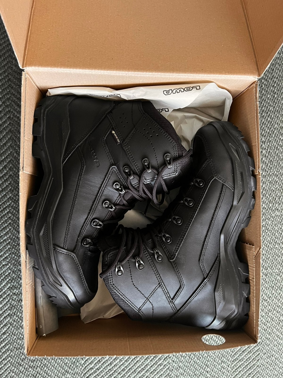 Nieuwe Lowa Renegade II GTX mids, Ophalen of Verzenden, Nieuw, Schoenen