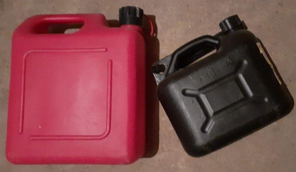 2 bidons d'essence, Autos : Pièces & Accessoires, Pompes à essence, Enlèvement ou Envoi, Neuf