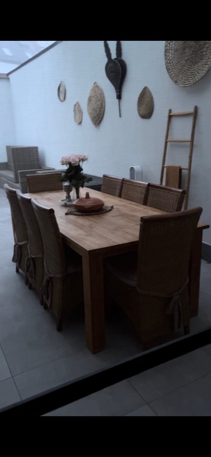 Massieve teak eettafel met 8 rotan stoelen complete eetkamer, Ophalen, Gebruikt, Landelijk, 8 stoelen of meer