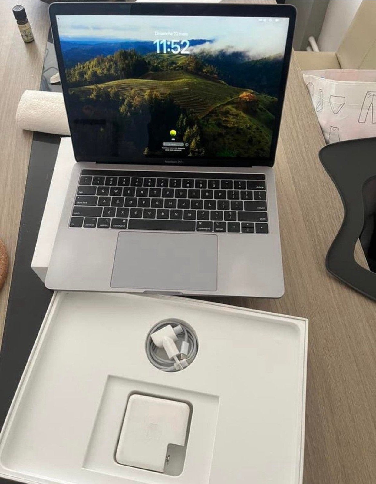Macbook pro Touch bar 2019, Enlèvement, Comme neuf, MacBook Pro