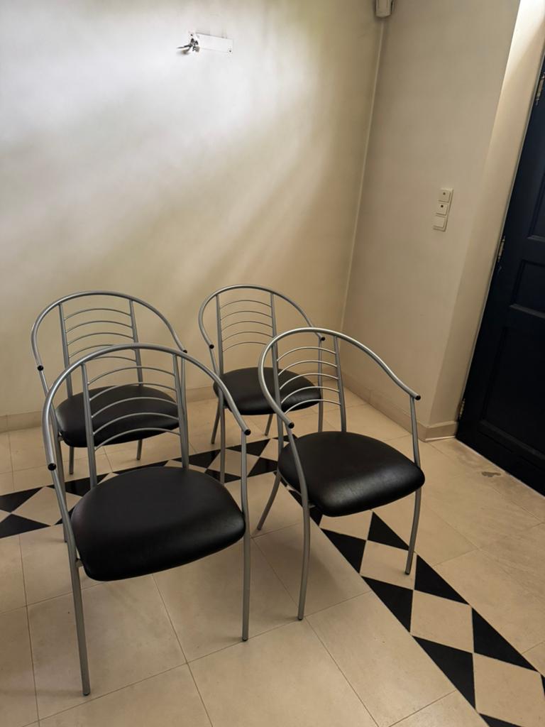 Moderne eetkamer stoelen, Enlèvement, Comme neuf, Noir, Métal