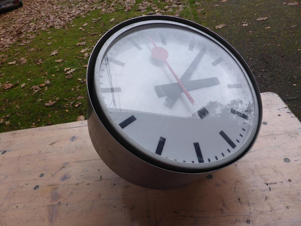 zweedse stationsklok westerstrand Ø 40cm voor de klok zelf, Antiek en Kunst, Ophalen