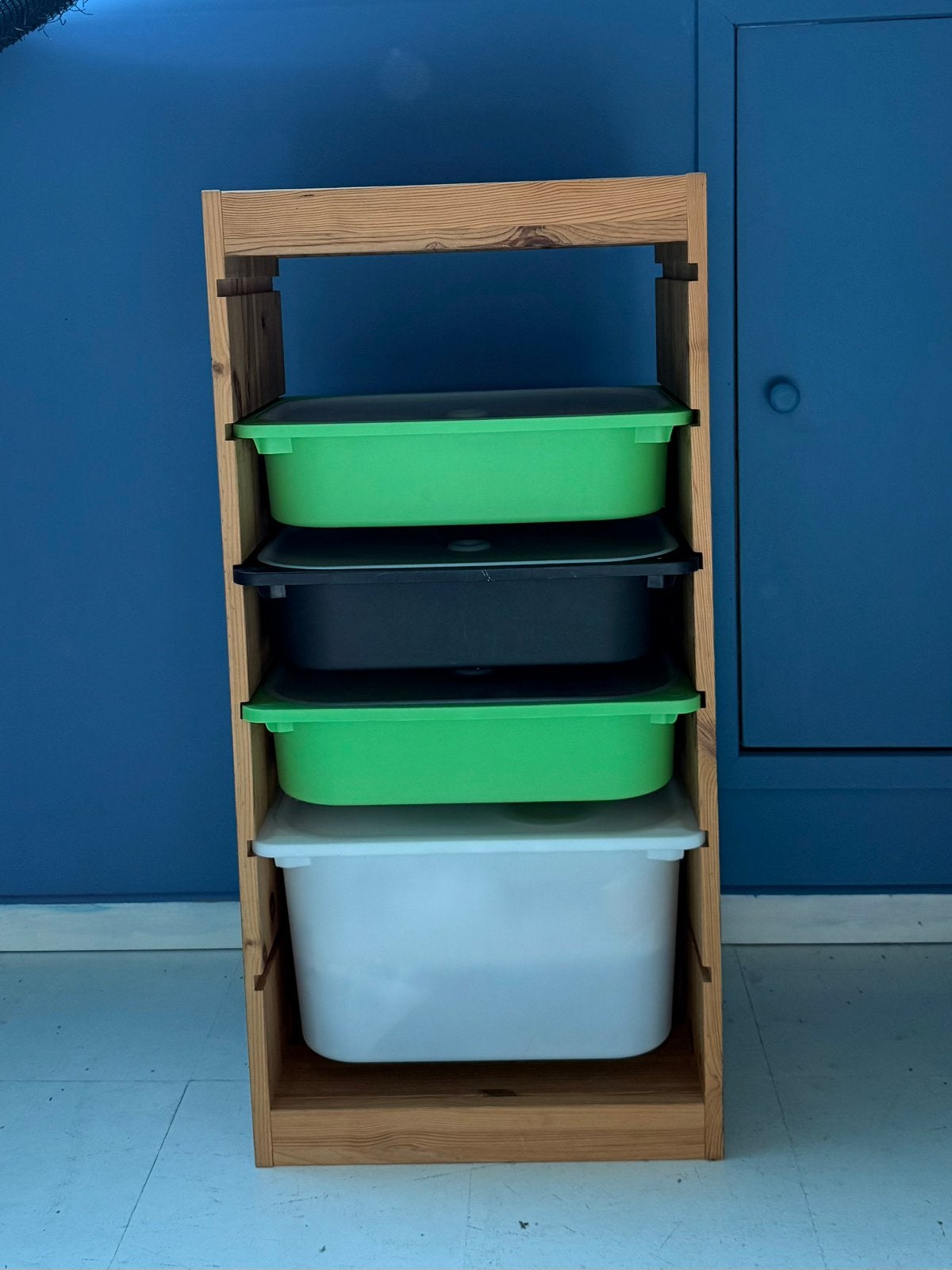 Armoire Ikea Trofast avec 4 plateaux de rangement+couvercles, Enlèvement, Utilisé