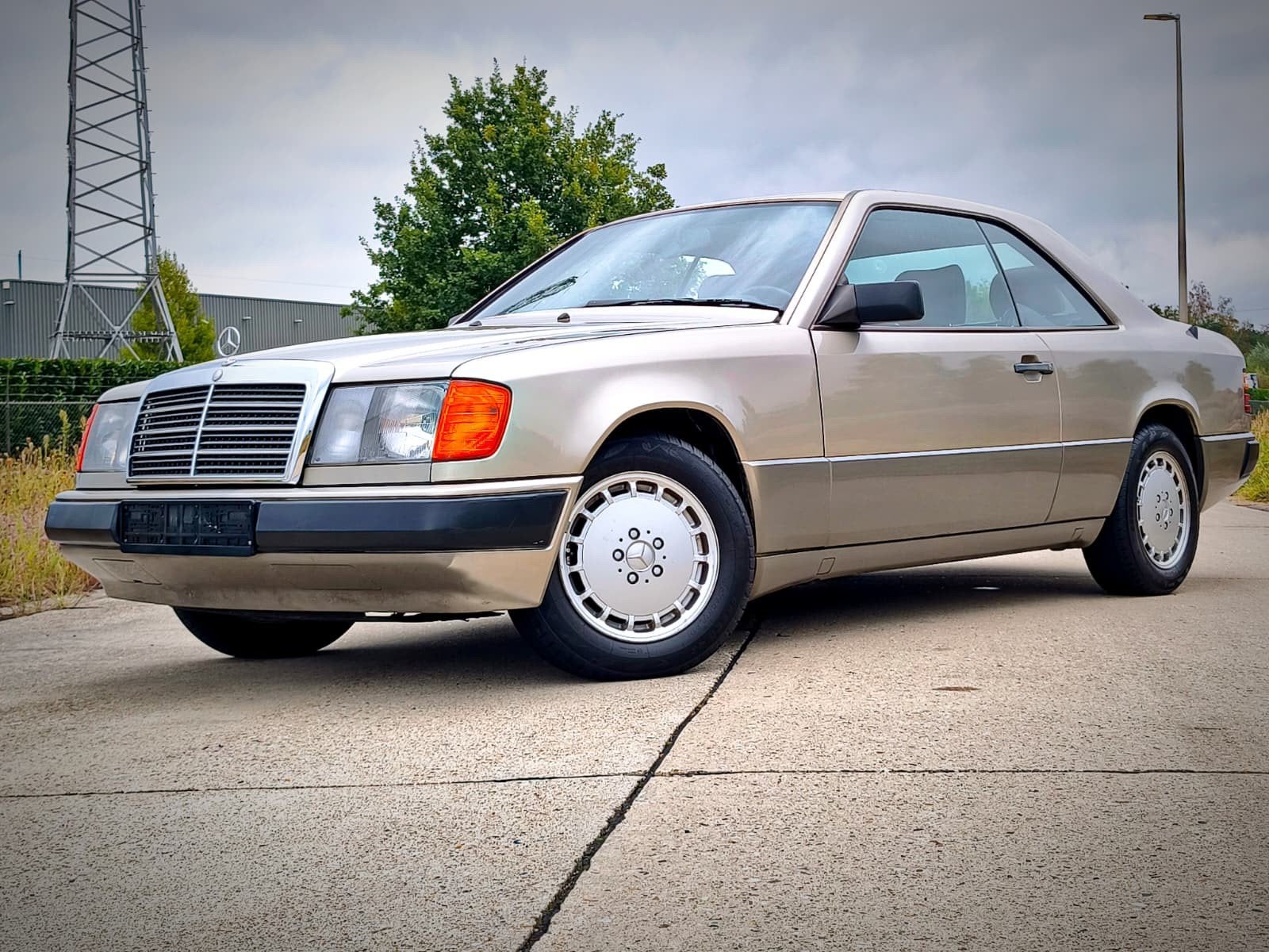 Mercedes Benz 230CE Automaat Topstaat, Autos, Mercedes-Benz, Achat, Entreprise, Carnet d'entretien, Automatique