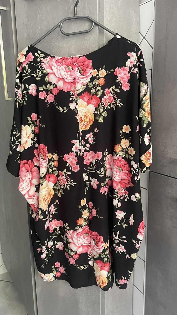 NIEUWE JURK zwart roze bloemen veelkleurig fluïd XL, Kleding | Dames, Jurken, Ophalen of Verzenden, Nieuw, Overige kleuren