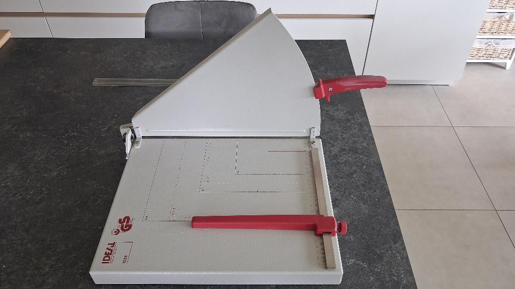 Papiersnijmachine Merk Ideal, Hobby en Vrije tijd, Kaarten | Zelf maken, Ophalen, Gebruikt