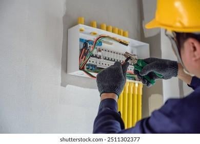 Dépannage électrique ,électricien en bâtiment., Horaire variable, À partir de 10 ans, Autres formes, Convient comme travail d'appoint