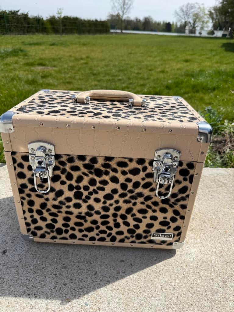 Sibel koffer/ beautycase luipaart print, Handtassen en Accessoires, Beautycases, Zo goed als nieuw, Ophalen of Verzenden