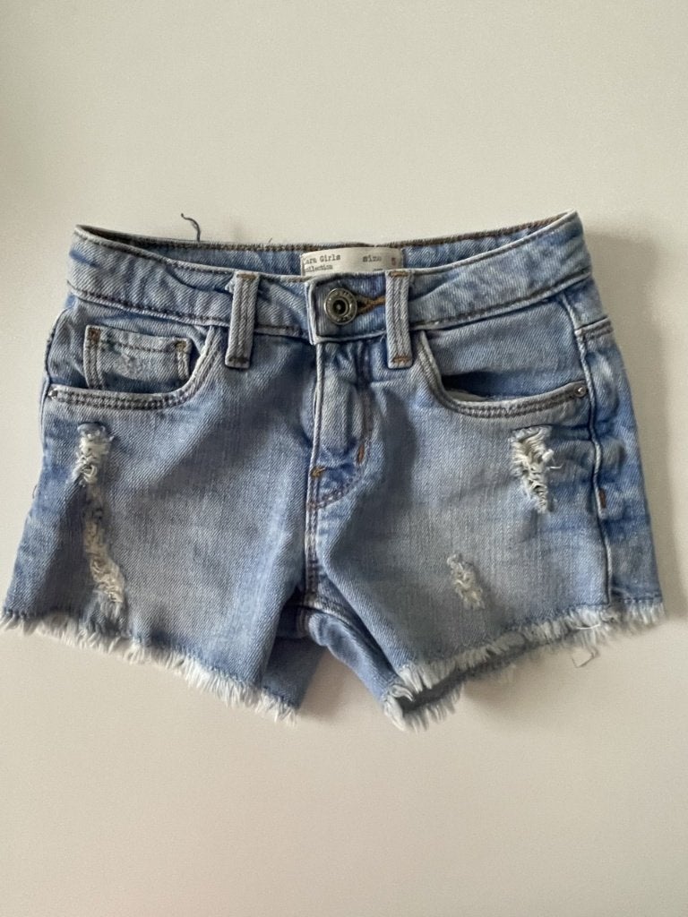 Blauwe jeansshort maat 104, in perfecte staat!, Kinderen en Baby's, Kinderkleding | Maat 104, Broek, Meisje, Ophalen of Verzenden