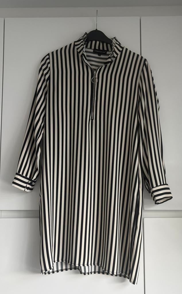 Gestreepte jurk Astrid Black Label, Kleding | Dames, Ophalen, Zo goed als nieuw, Maat 42/44 (L), Zwart