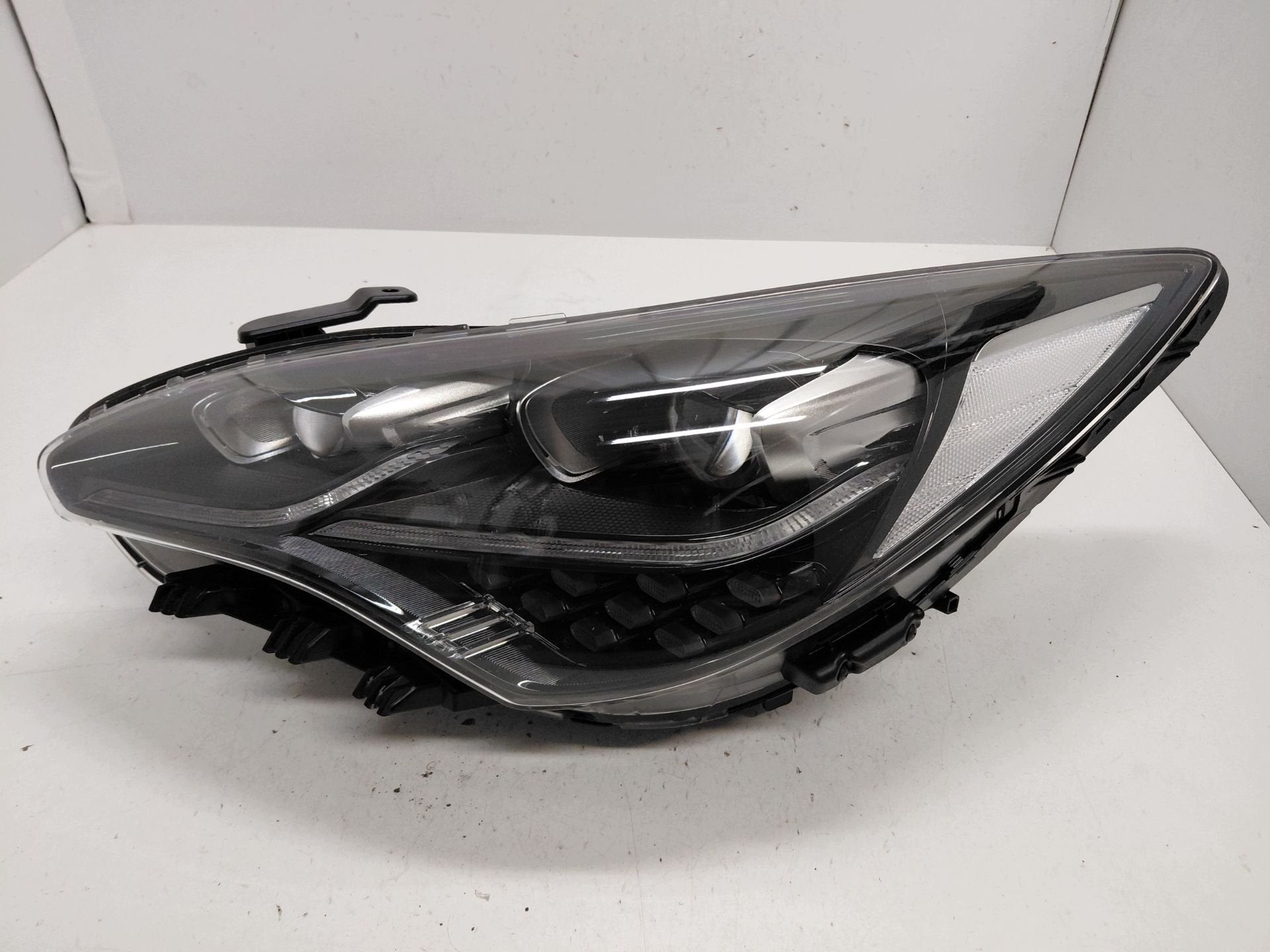 KIA Stinger Koplamp Links KIA, Kia, Heolleung-ro 12
06797  Seoul, Utilisé, Info@kia.com