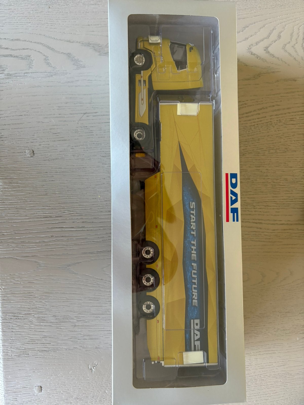 Miniatuur DAF, Ophalen, Nieuw