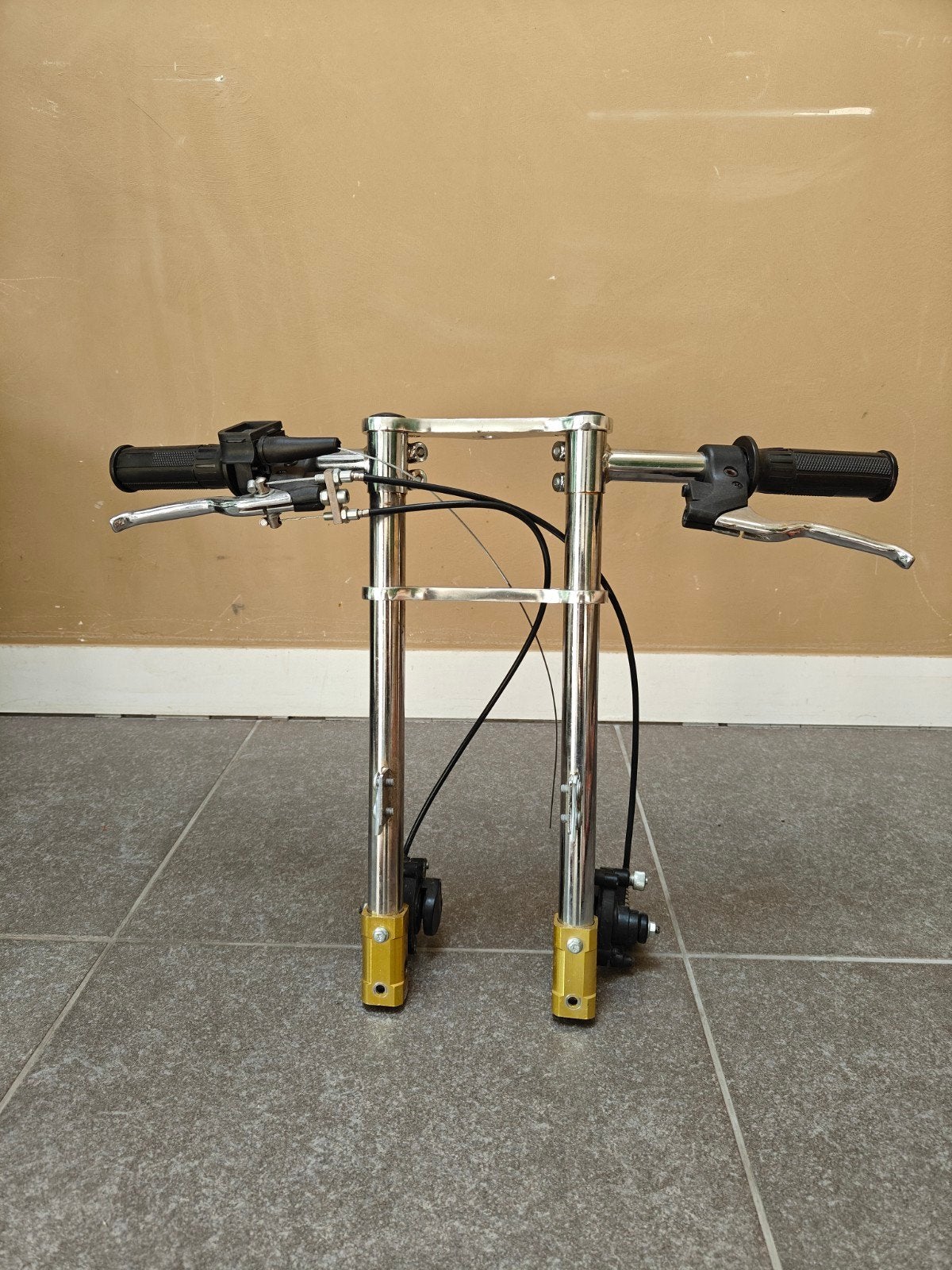 Aramox voorvorkvering, Fietsen en Brommers, Ophalen