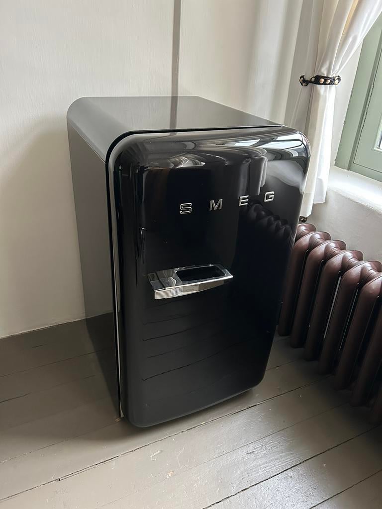 Zeer mooie koelkast van SMEG, 50’s retro style. Nieuwstaat!, Elektronische apparatuur, Ophalen, Zo goed als nieuw