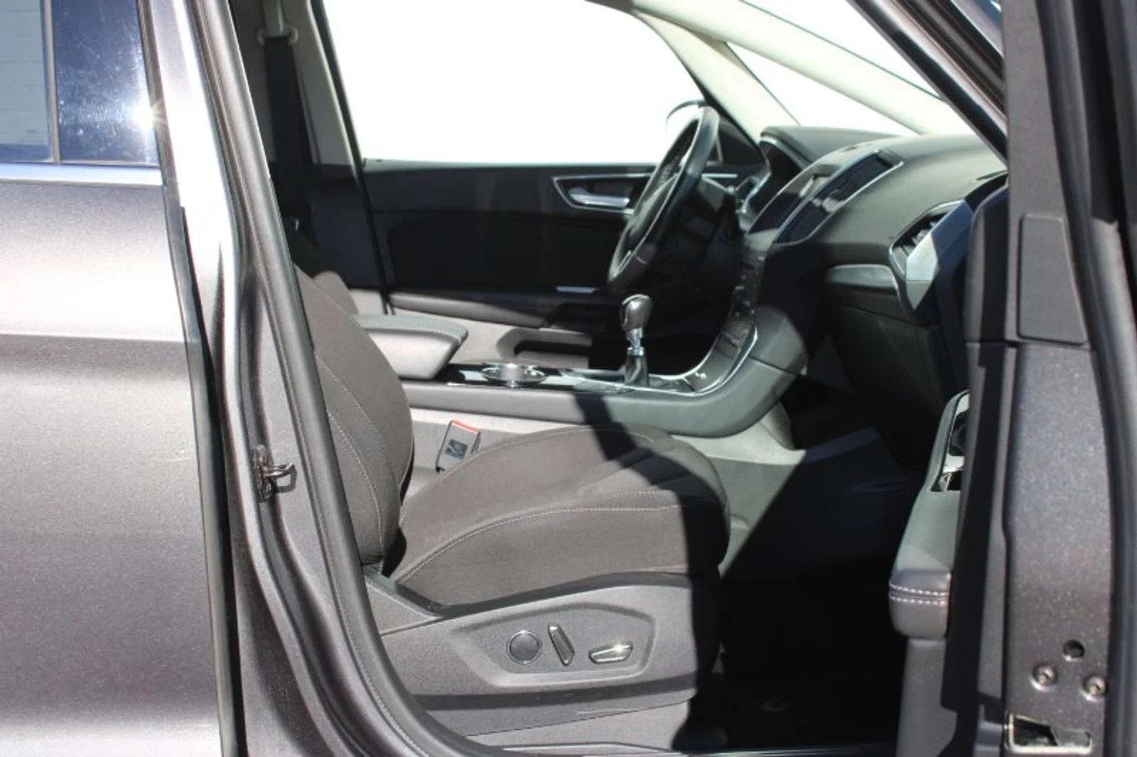 Ford S-Max S-Max 1.5i Airco/Navi/Cruise inclusief 3 JAAR gar, Auto's, https://public.car-pass.be/vhr/ba8d71c4-39af-4436-943f-e4cd8857bbab