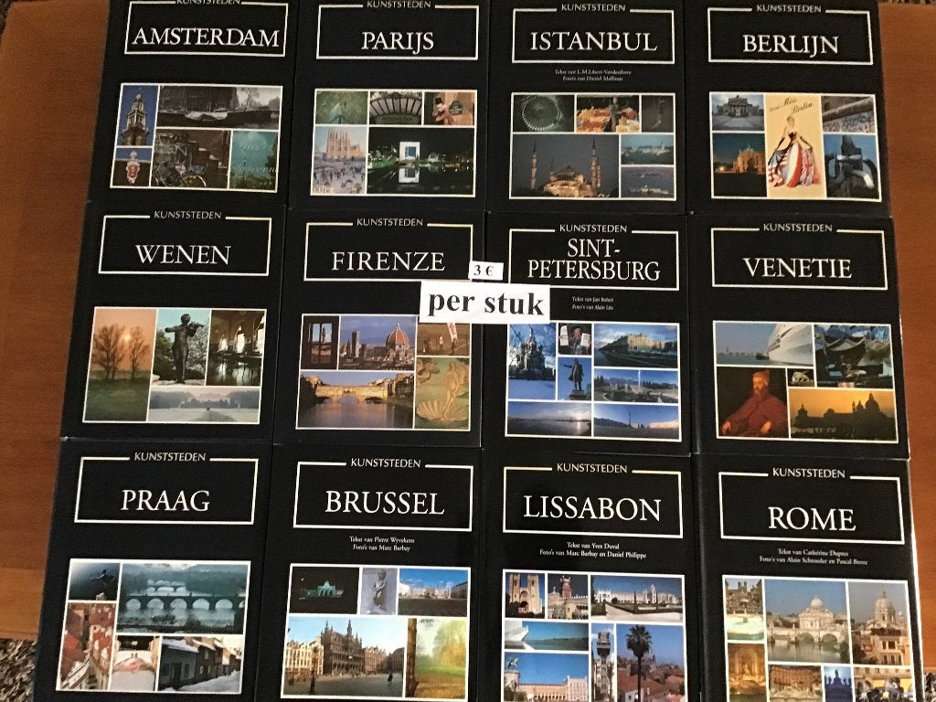 12 livres ARTIS de ART CITIES à 3€ par livre, Enlèvement ou Envoi, Comme neuf