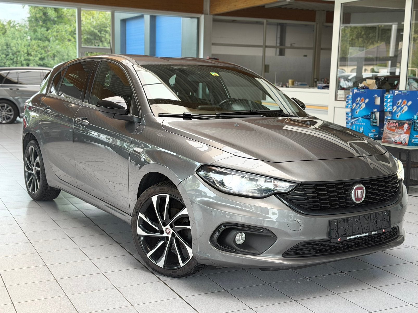 FIAT TIPO/BENZINE, Autos, Fiat, Argent ou Gris, Achat, Euro 6, Entreprise