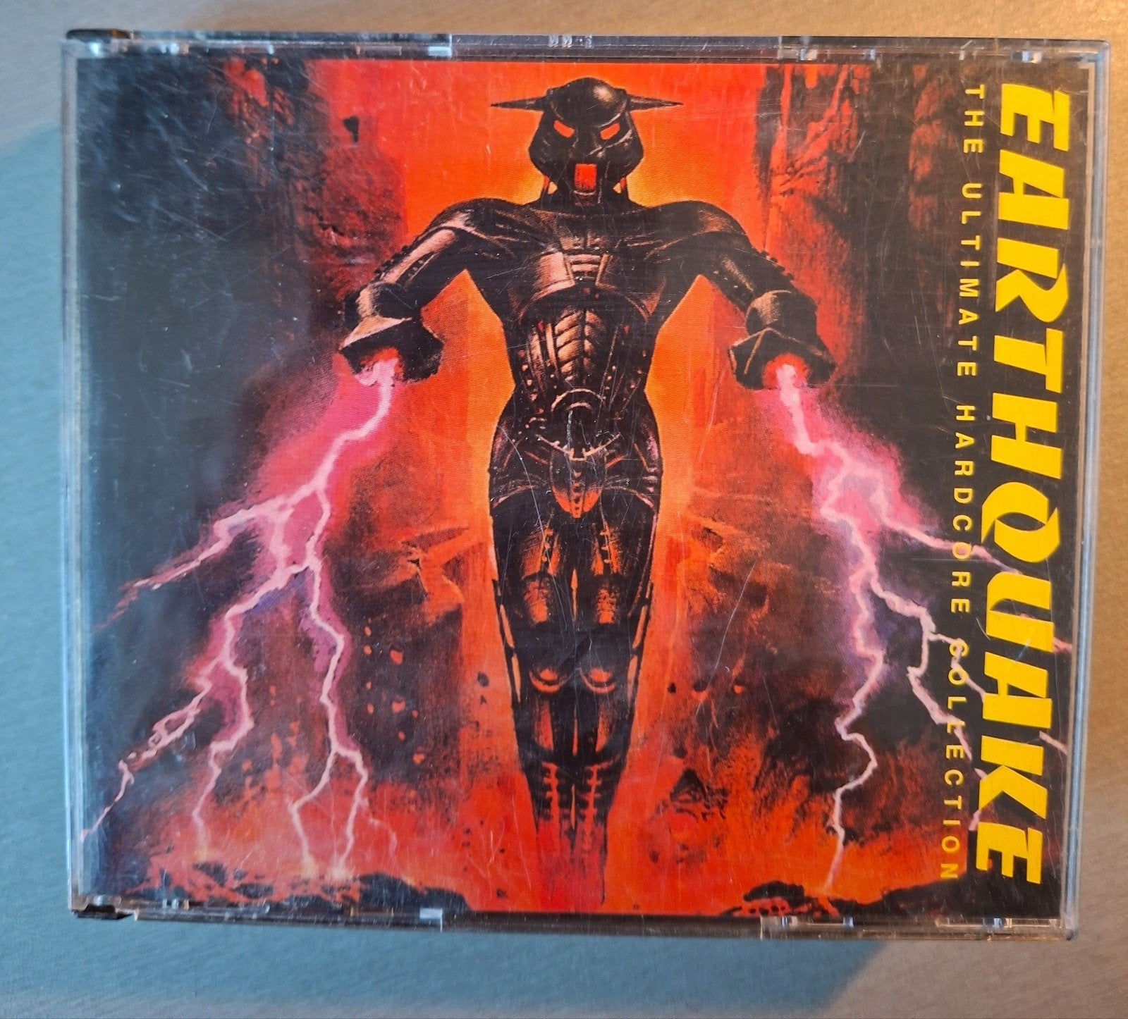 2cd box. Earthquake., Ophalen of Verzenden