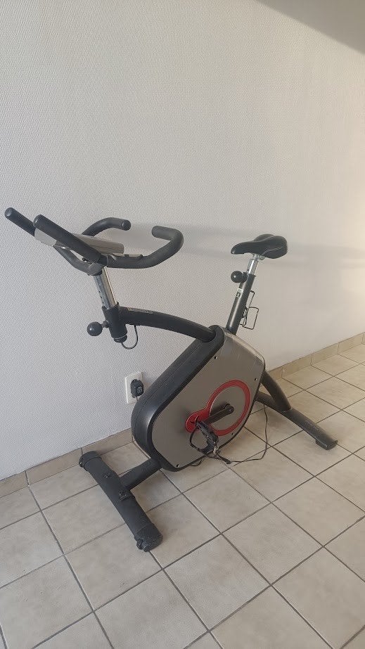 vélo appartement, Sports & Fitness, Enlèvement, Utilisé, Vélo d'appartement