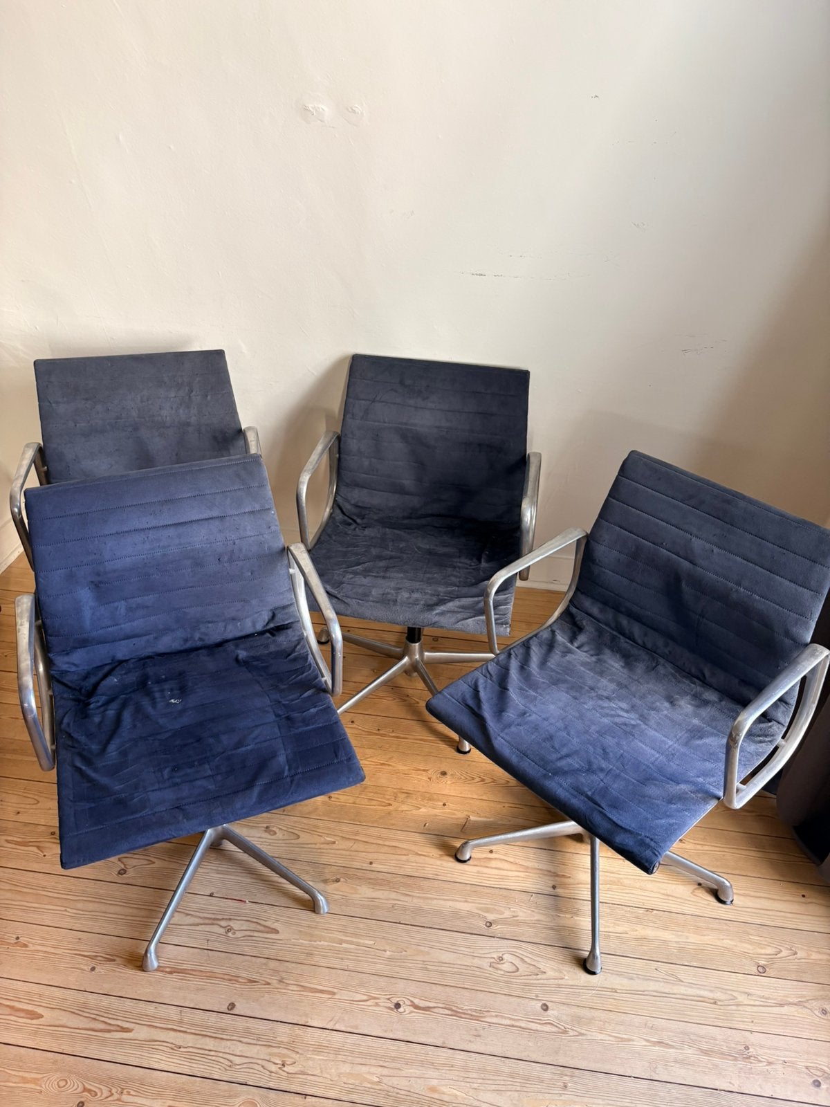 4 fauteuils ICF Milano – Design Charles & Ray, Enlèvement
