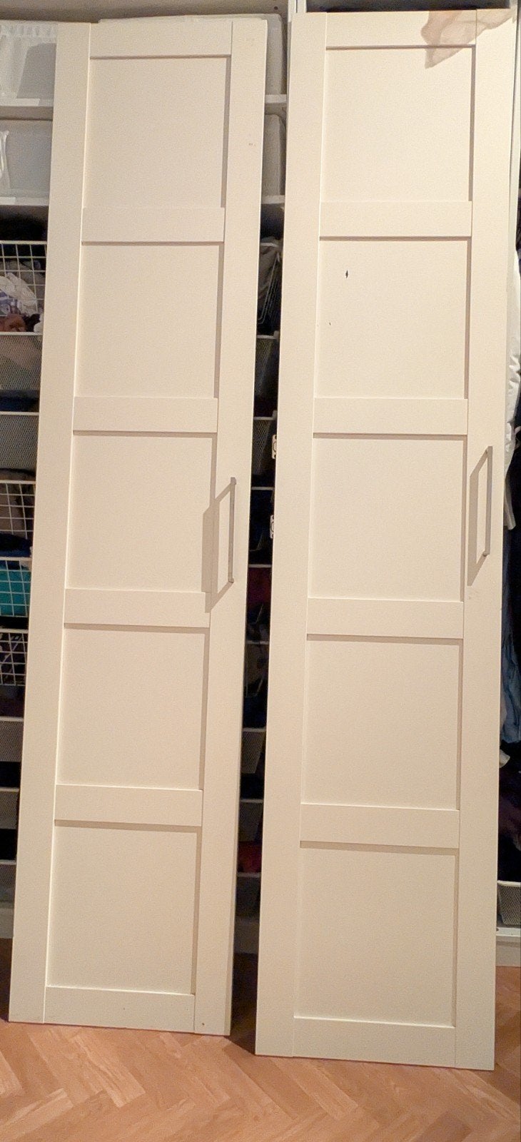 Ikea kastdeuren, Ophalen