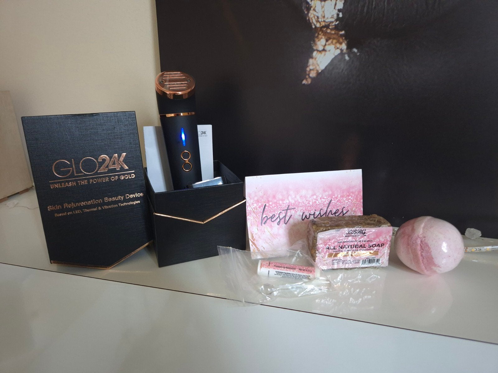 nieuw Glo24k huidverzorgingsapparaat met gratis extra's, Handtassen en Accessoires, Uiterlijk | Gezichtsverzorging, Ophalen of Verzenden