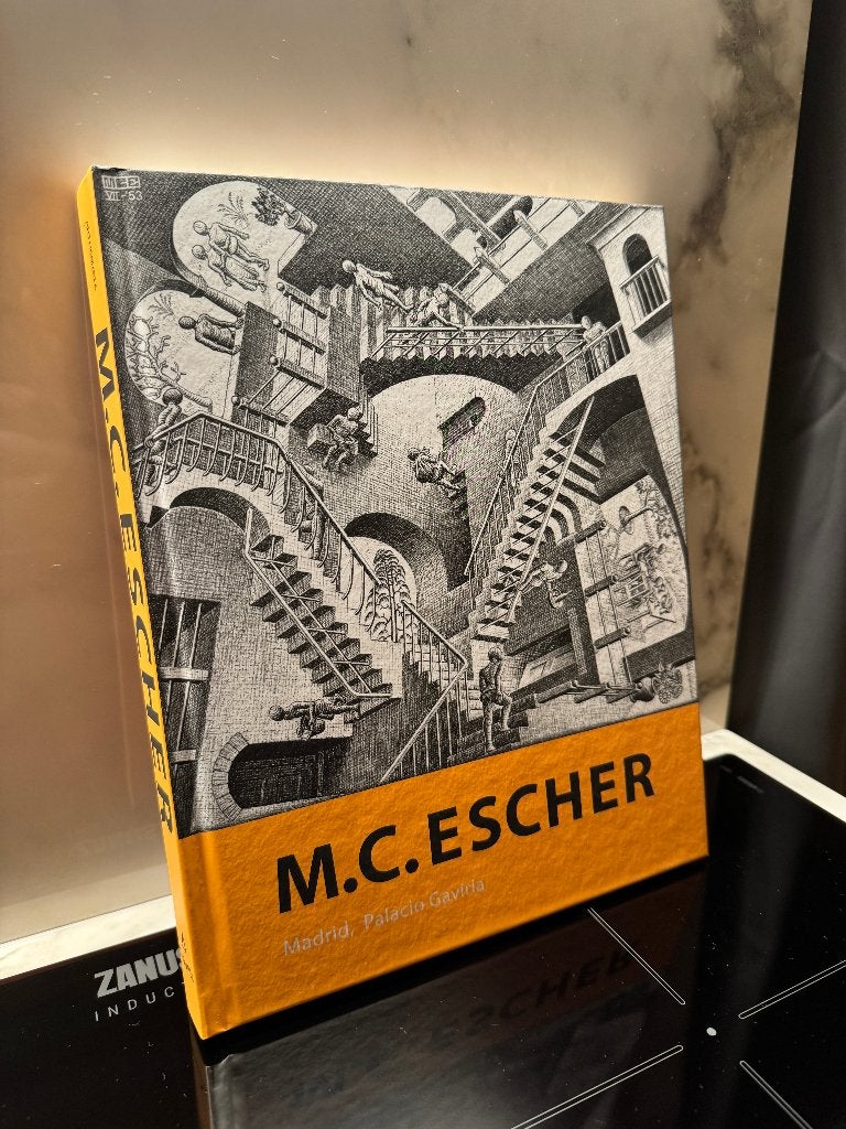 Boek "MC Escher", Ophalen of Verzenden, Zo goed als nieuw, Schilder- en Tekenkunst