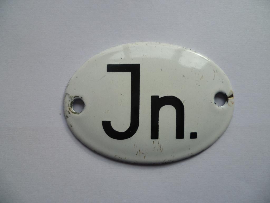 OUD EMAILLE BORDJE MET LETTERS"JN"jaren 60/70, Verzamelen, Ophalen of Verzenden, Gebruikt, Reclamebord