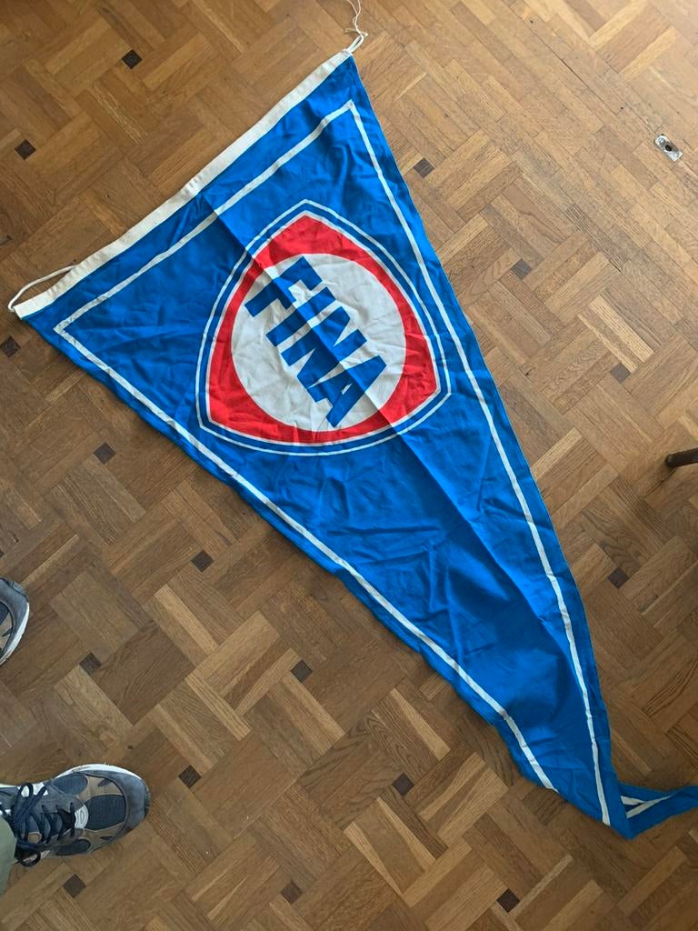 Vintage garage deco grote vlagvlag Fina, Ophalen of Verzenden, Gebruikt