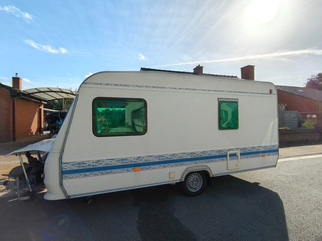 Caravane Adria, Jusqu'à 4, 4 à 5 mètres, Roue de secours, 750 - 1000 kg